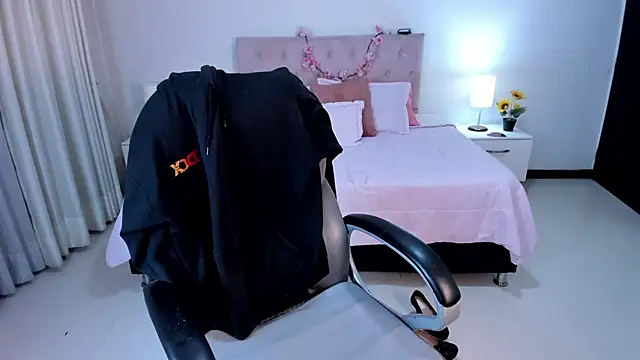 Kat cute  online show from 03.18.25