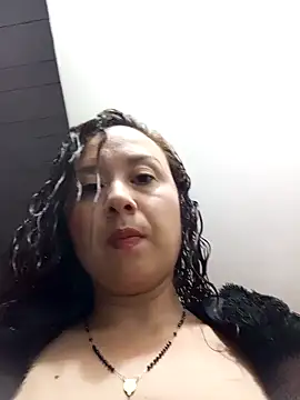 Snapshot of RenataSexy_ chatting on 01.28.25 RenataSexy online show from 01.28.25