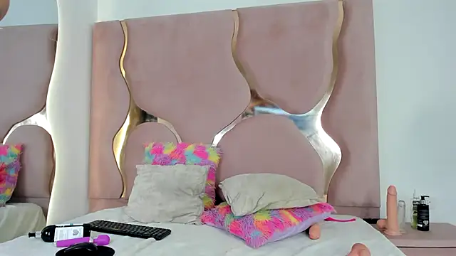 Snapshot of Sofia-candyht chatting on 02.26.25 Sofia-candyht online show from 02.26.25