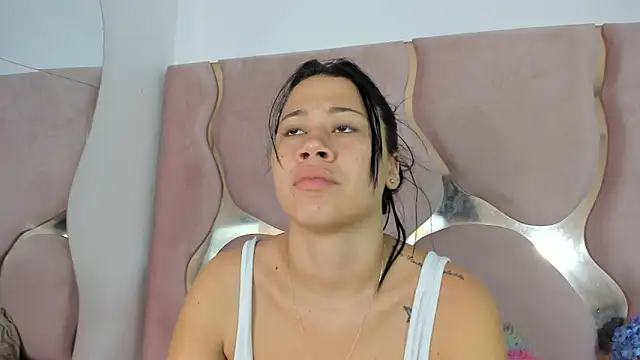 Snapshot of Sofia-candyht chatting on 04.28.26 Sofia-candyht online show from 04.28.26