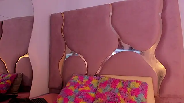 Snapshot of Sofia-candyht chatting on 06.19.26 Sofia-candyht online show from 06.19.26