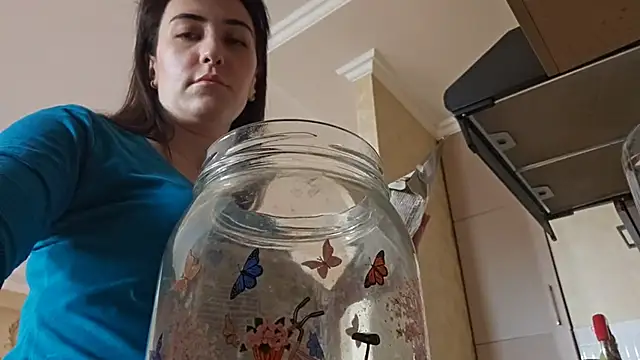 Snapshot of AlejandraDelaney chatting on 01.21.25 AlejandraDelaney online show from 01.21.25