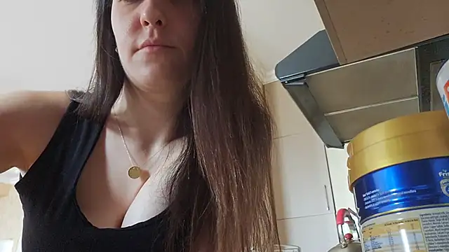 Snapshot of AlejandraDelaney chatting on 01.25.25 AlejandraDelaney online show from 01.25.25