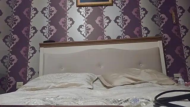 Snapshot of AlejandraDelaney chatting on 02.04.25 AlejandraDelaney online show from 02.04.25