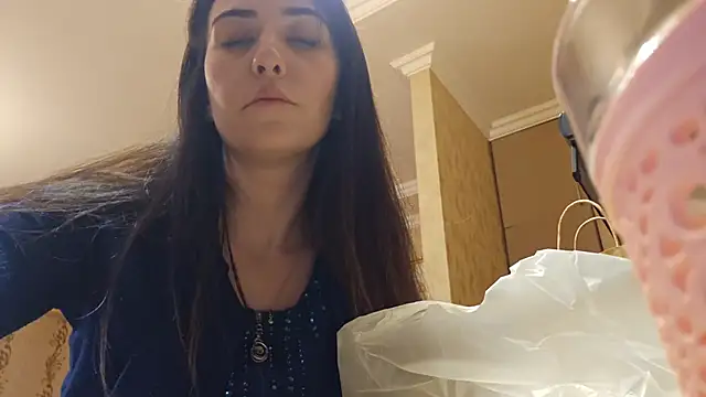 Snapshot of AlejandraDelaney chatting on 02.28.25 AlejandraDelaney online show from 02.28.25