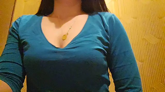 Snapshot of AlejandraDelaney chatting on 03.15.25 AlejandraDelaney online show from 03.15.25