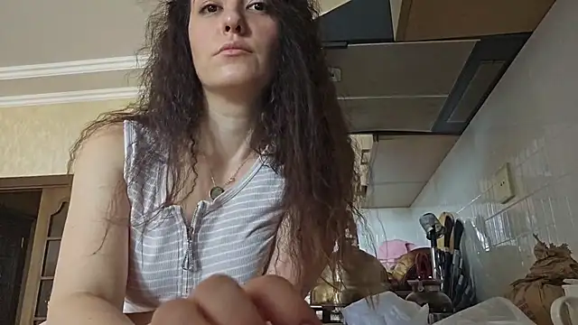 Snapshot of AlejandraDelaney chatting on 10.19.25 AlejandraDelaney online show from 10.19.25