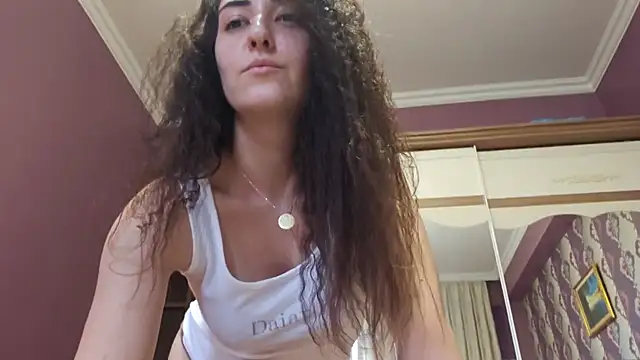 Snapshot of AlejandraDelaney chatting on 10.21.25 AlejandraDelaney online show from 10.21.25