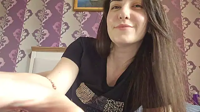 Snapshot of AlejandraDelaney chatting on 04.28.26 AlejandraDelaney online show from 04.28.26