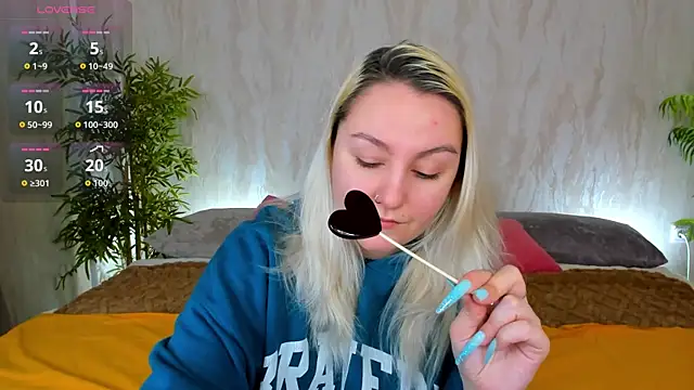 Snapshot of Debbie_Taylor chatting on 02.13.26 Debbie Taylor online show from 02.13.26