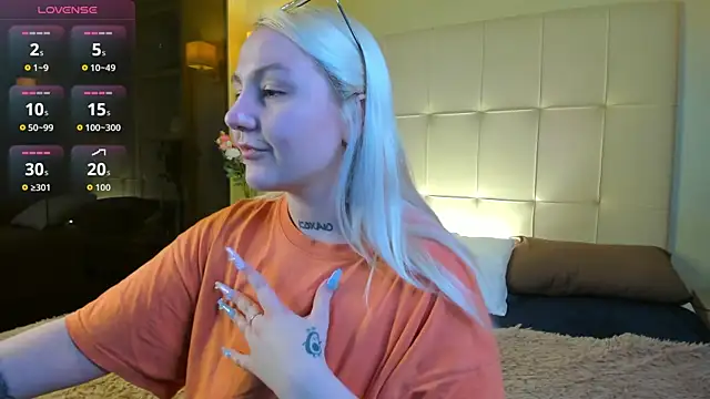 Snapshot of Debbie_Taylor chatting on 04.01.26 Debbie Taylor online show from 04.01.26