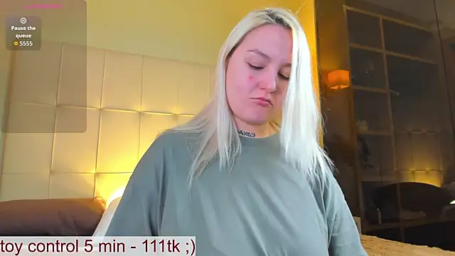 Snapshot of Debbie_Taylor chatting on 04.04.26 Debbie Taylor online show from 04.04.26