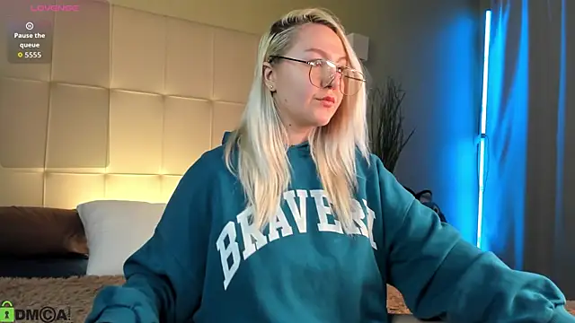 Snapshot of Debbie_Taylor chatting on 04.08.26 Debbie Taylor online show from 04.08.26