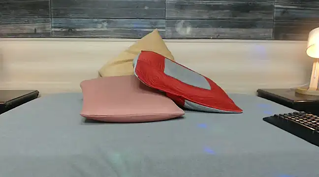 nahomibecker online show from 01.25.25