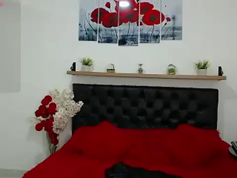 Snapshot of lily_f00x chatting on 01.12.25 lily f00x online show from 01.12.25