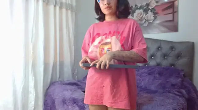 Snapshot of lily_f00x chatting on 03.15.25 lily f00x online show from 03.15.25