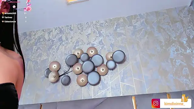 KimDevinne online show from 02.22.25