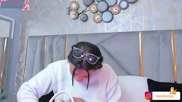 KimDevinne online show from 03.08.25