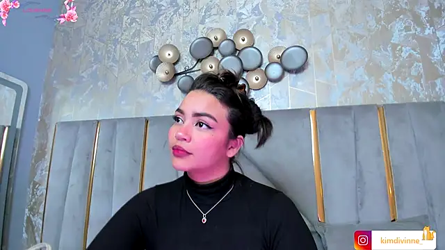 KimDevinne online show from 09.10.25