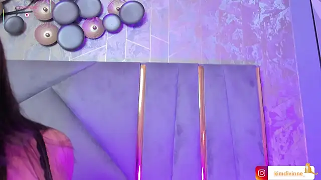 KimDevinne online show from 09.17.25