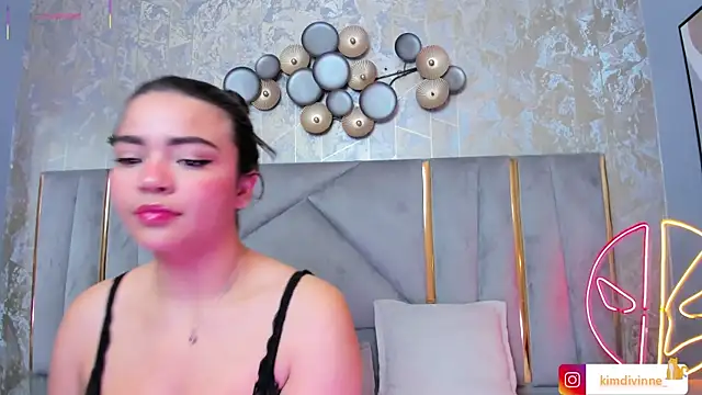 KimDevinne online show from 09.27.25