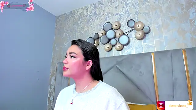 KimDevinne online show from 11.20.25