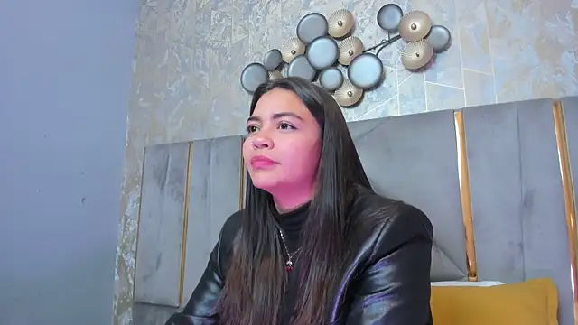 KimDevinne online show from 11.23.25