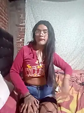 yovana13 online show from 10.29.25