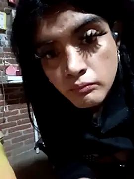 yovana13 online show from 11.24.25