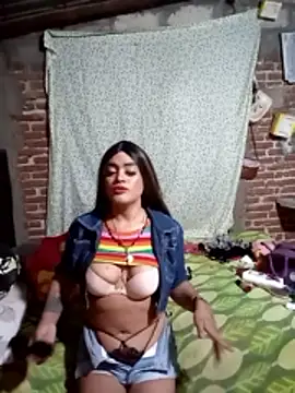 yovana13 online show from 12.15.25