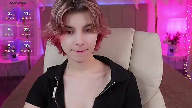 Snapshot of HaylaAmber chatting on 12.11.24 HaylaAmber online show from 12.11.24