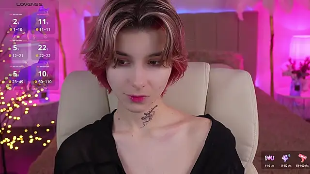 Snapshot of HaylaAmber chatting on 12.12.24 HaylaAmber online show from 12.12.24