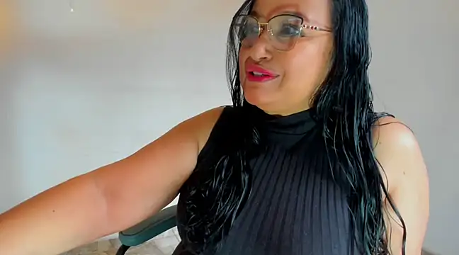 Gia Nahomi online show from 03.15.25