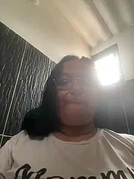 Gia Nahomi online show from 03.16.25