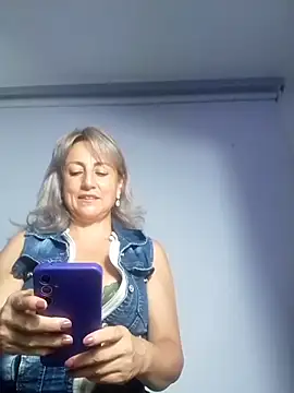 almaluna7 online show from 10.19.25