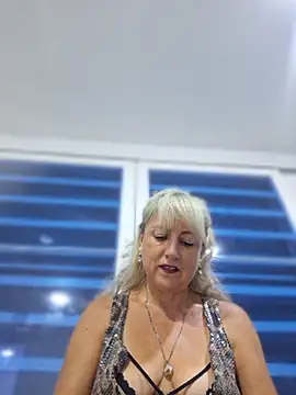 Snapshot of almaluna7 chatting on 04.09.26 almaluna7 online show from 04.09.26