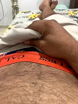 Snapshot of VouchingLagging chatting on 10.03.25 VouchingLagging online show from 10.03.25