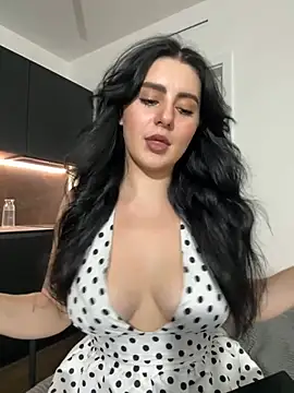 Snapshot of Evelyn___Sweet chatting on 06.29.26 Evelyn Sweet online show from 06.29.26