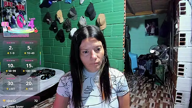 Snapshot of DanaaRey chatting on 05.19.26 DanaaRey online show from 05.19.26