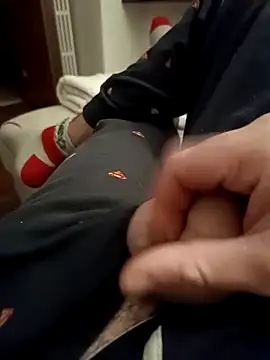 Snapshot of Loveepussyy chatting on 10.29.25 Loveepussyy online show from 10.29.25