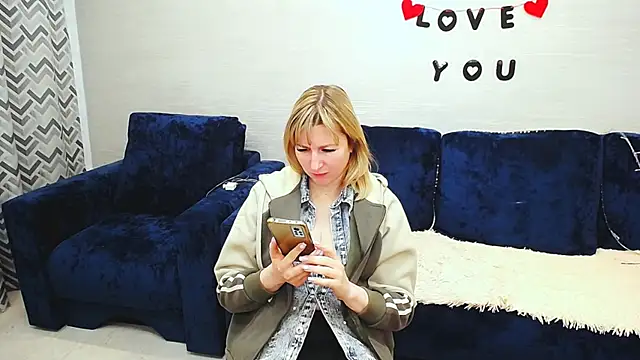 Snapshot of Incredible_Ariela chatting on 03.25.26 Incredible Ariela online show from 03.25.26