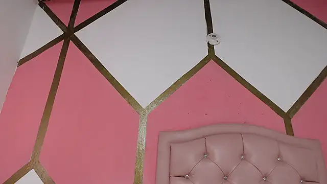 Vicky Love  online show from 02.11.25