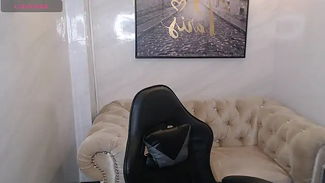 Snapshot of _Charlotte_v chatting on 01.14.26 Charlotte v online show from 01.14.26