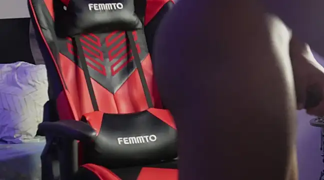 Snapshot of May_Dylan1 chatting on 12.04.24 May Dylan1 online show from 12.04.24