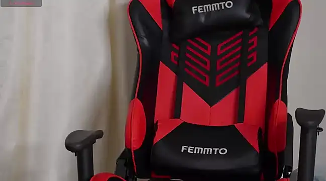 Snapshot of May_Dylan1 chatting on 12.17.24 May Dylan1 online show from 12.17.24