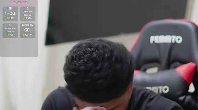 Snapshot of May_Dylan1 chatting on 12.28.24 May Dylan1 online show from 12.28.24