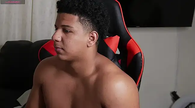 Snapshot of May_Dylan1 chatting on 12.29.24 May Dylan1 online show from 12.29.24