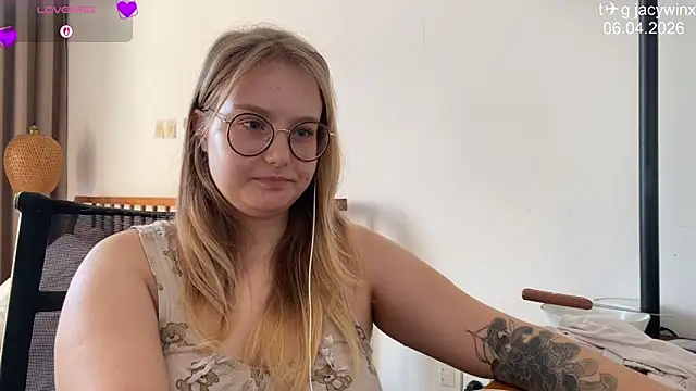 JacyWinslat online show from 04.06.26