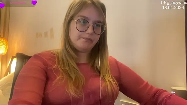 Snapshot of JacyWinslat chatting on 04.18.26 JacyWinslat online show from 04.18.26