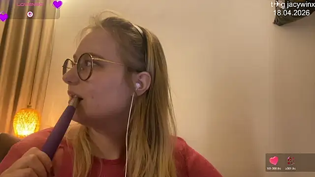Snapshot of JacyWinslat chatting on 04.18.26 JacyWinslat online show from 04.18.26